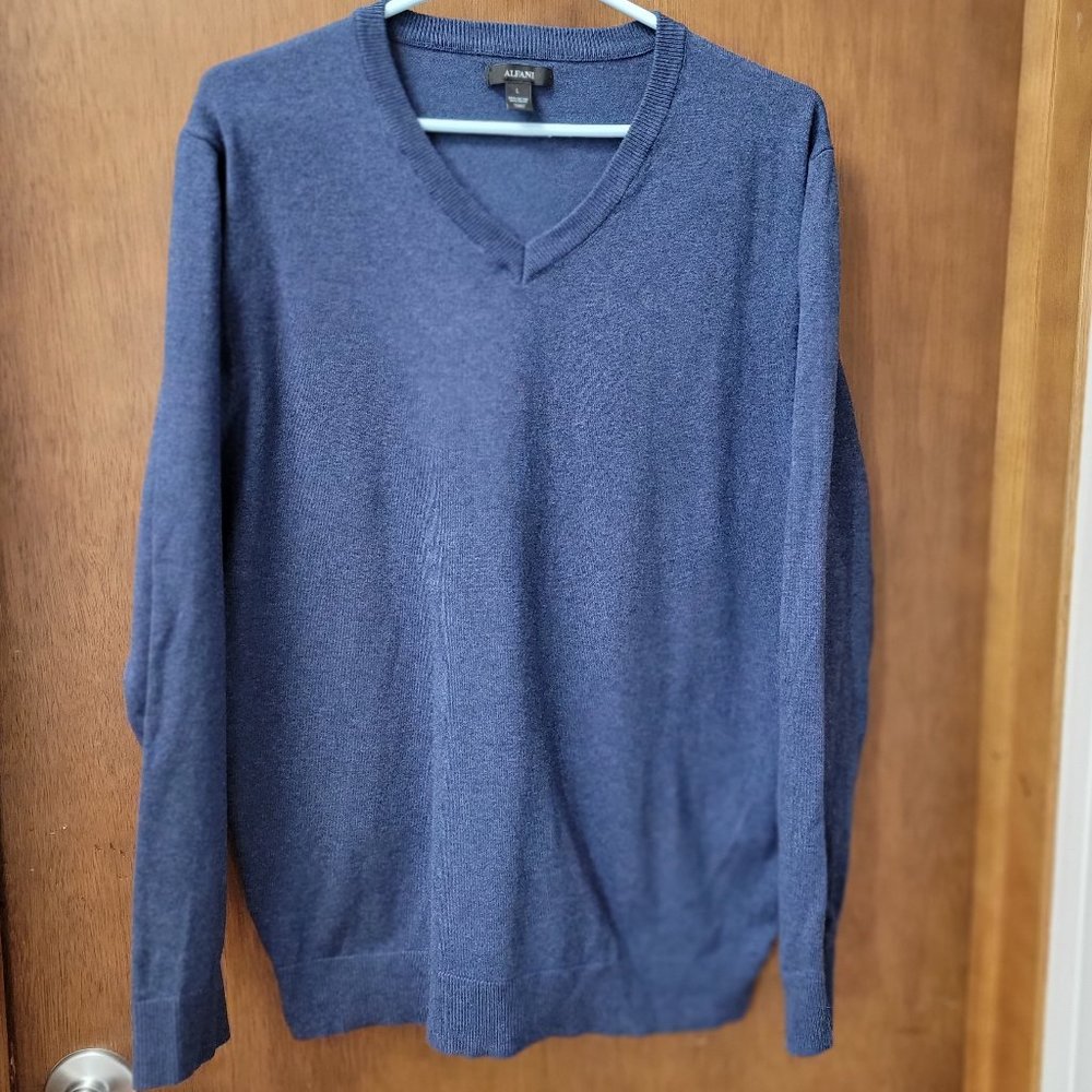 Alfani Mens sweater.Size Large Denim Blue. Cotton & Nylon